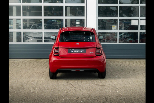 Fiat 500E 42 kWh | Uit voorraad leverbaar | 17% Bijtelling| Clima | Cruise | Apple Carplay Fiat 500E 42 kWh | Uit voorraad leverbaar | 17% Bijtelling| Clima | Cruise | Apple Carplay