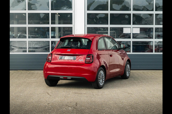 Fiat 500E 42 kWh | Uit voorraad leverbaar | 17% Bijtelling| Clima | Cruise | Apple Carplay Fiat 500E 42 kWh | Uit voorraad leverbaar | 17% Bijtelling| Clima | Cruise | Apple Carplay