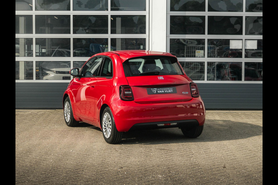 Fiat 500E 42 kWh | Uit voorraad leverbaar | 17% Bijtelling| Clima | Cruise | Apple Carplay Fiat 500E 42 kWh | Uit voorraad leverbaar | 17% Bijtelling| Clima | Cruise | Apple Carplay