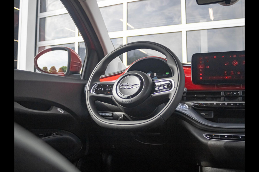Fiat 500E 42 kWh | Uit voorraad leverbaar | 17% Bijtelling| Clima | Cruise | Apple Carplay Fiat 500E 42 kWh | Uit voorraad leverbaar | 17% Bijtelling| Clima | Cruise | Apple Carplay