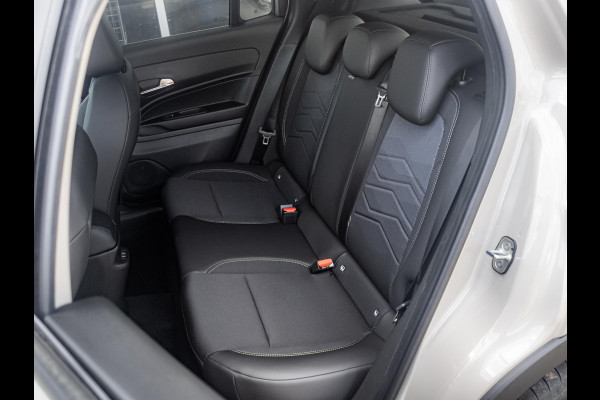 Jeep Avenger 1.2 e-Hybrid Summit | Winter Pack | Infotaiment & Convenience Pack