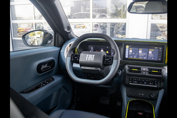 Fiat Grande Panda La Prima 7.4 kW 44 kWh | Uit voorraad leverbaar | Clima | Cruise | Camera | Apple Carplay | 17" | Navi | Winter Pack