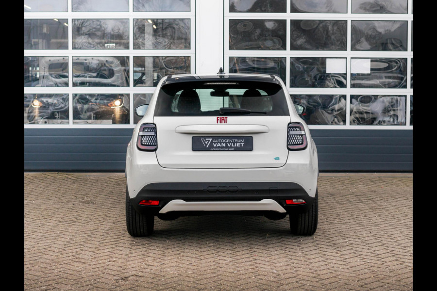 Fiat 600E RED 54 kWh | Uit voorraad leverbaar | 17% Bijtelling | Mega scherpe Prijs | Gratis Wallbox Fiat 600E RED 54 kWh | Uit voorraad leverbaar | 17% Bijtelling | Mega scherpe Prijs | Gratis Wallbox