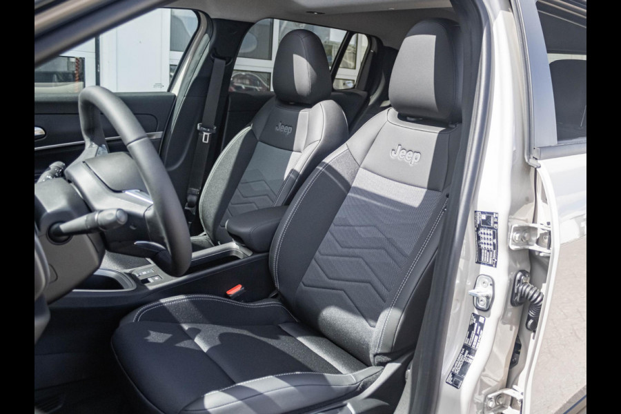 Jeep Avenger Summit 54 kWh | Uit voorraad leverbaar | 17%  Bijtelling | Schuif/Kanteldak | Winter Pack | Warmtepomp | Info&Convenience Pack | Full Operational Lease € 599,- Jeep Avenger Summit 54 kWh | Uit voorraad leverbaar | 17%  Bijtelling | Schuif/Kanteldak | Winter Pack | Warmtepomp | Info&Convenience Pack | Full Operational Lease € 599,-