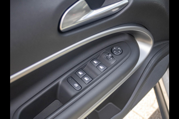 Jeep Avenger Summit 54 kWh | Uit voorraad leverbaar | 17%  Bijtelling | Schuif/Kanteldak | Winter Pack | Warmtepomp | Info&Convenience Pack | Full Operational Lease € 599,- Jeep Avenger Summit 54 kWh | Uit voorraad leverbaar | 17%  Bijtelling | Schuif/Kanteldak | Winter Pack | Warmtepomp | Info&Convenience Pack | Full Operational Lease € 599,-