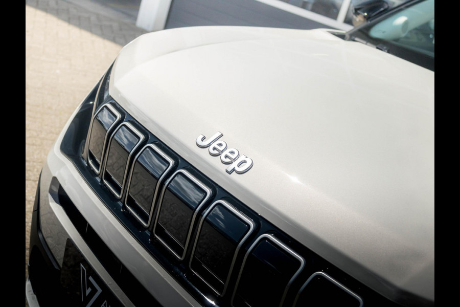 Jeep Avenger Summit 54 kWh | Uit voorraad leverbaar | 17%  Bijtelling | Schuif/Kanteldak | Winter Pack | Warmtepomp | Info&Convenience Pack | Full Operational Lease € 599,- Jeep Avenger Summit 54 kWh | Uit voorraad leverbaar | 17%  Bijtelling | Schuif/Kanteldak | Winter Pack | Warmtepomp | Info&Convenience Pack | Full Operational Lease € 599,-