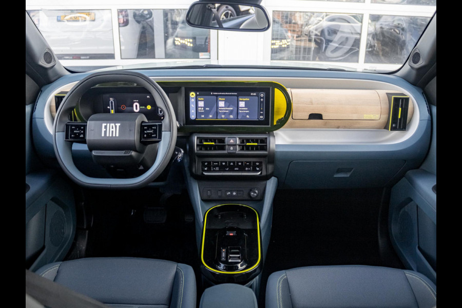 Fiat Grande Panda La Prima 7.4 kW 44 kWh | Uit voorraad leverbaar | Clima | Cruise | Camera | Apple Carplay | 17" | Navi | Winter Pack