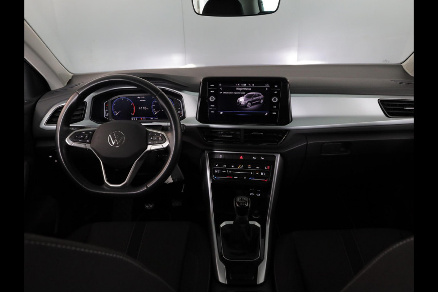 Volkswagen T-Roc 1.0 TSI Life Business 110pk 6bak| Navi| LM-velgen| verwarmd stuur| Parksensors Volkswagen T-Roc 1.0 TSI Life Business 110pk 6bak| Navi| LM-velgen| verwarmd stuur| Parksensors