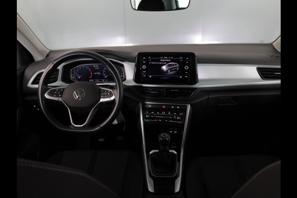 Volkswagen T-Roc 1.0 TSI Life Business 110pk 6bak| Navi| LM-velgen| verwarmd stuur| Parksensors Volkswagen T-Roc 1.0 TSI Life Business 110pk 6bak| Navi| LM-velgen| verwarmd stuur| Parksensors