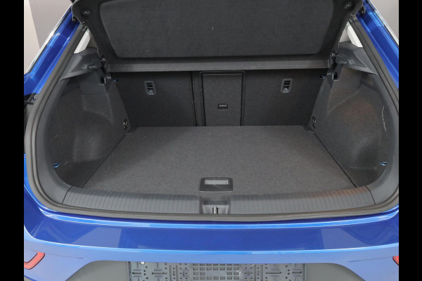 Volkswagen T-Roc 1.0 TSI Life Business 110pk 6bak| Navi| LM-velgen| verwarmd stuur| Parksensors Volkswagen T-Roc 1.0 TSI Life Business 110pk 6bak| Navi| LM-velgen| verwarmd stuur| Parksensors