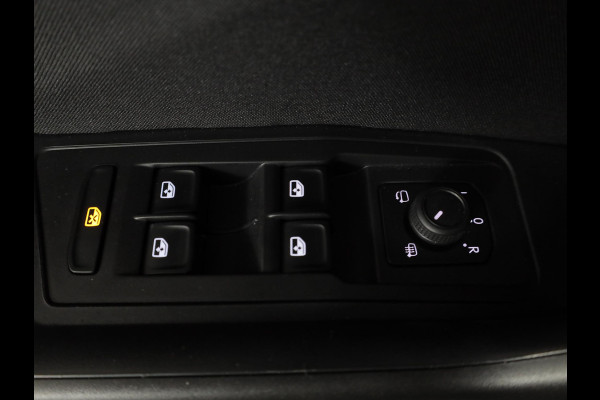 Volkswagen T-Roc 1.0 TSI Life Business 110pk 6bak| Navi| LM-velgen| verwarmd stuur| Parksensors Volkswagen T-Roc 1.0 TSI Life Business 110pk 6bak| Navi| LM-velgen| verwarmd stuur| Parksensors