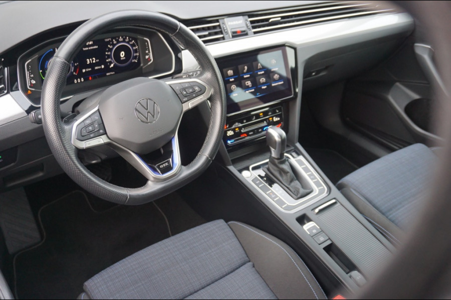 Volkswagen Passat Variant 218PK PHEV GTE ADAPTIVE | NAVI | MASSAGESTOEL | VIRT. COCKPIT!