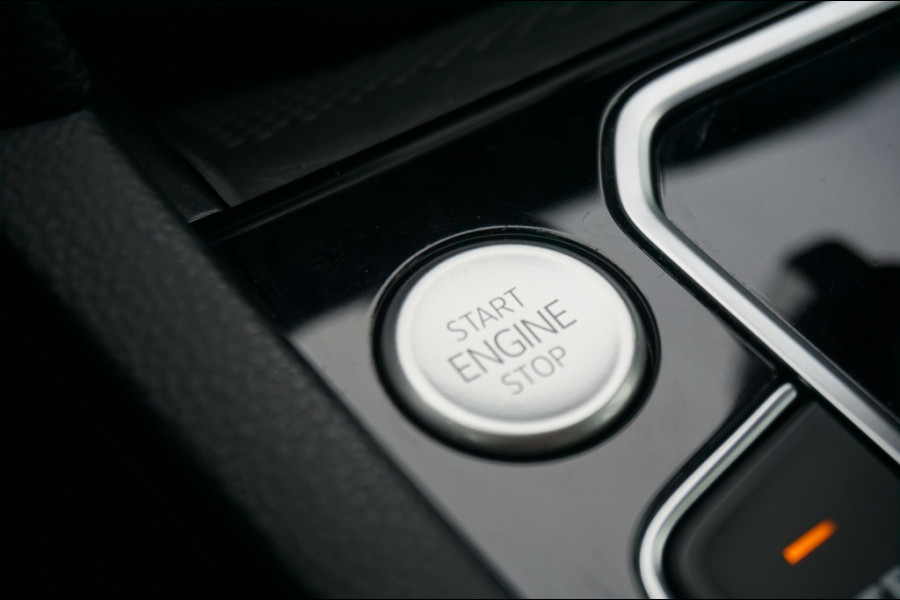 Volkswagen Passat Variant 218PK PHEV GTE ADAPTIVE | NAVI | MASSAGESTOEL | VIRT. COCKPIT!