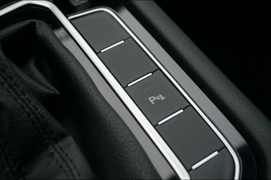 Volkswagen Passat Variant 218PK PHEV GTE ADAPTIVE | NAVI | MASSAGESTOEL | VIRT. COCKPIT!