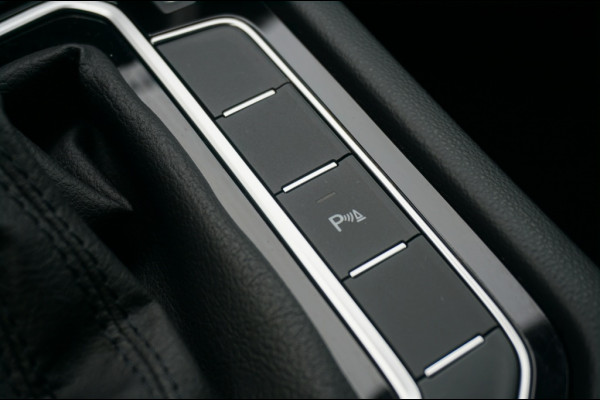 Volkswagen Passat Variant 218PK PHEV GTE ADAPTIVE | NAVI | MASSAGESTOEL | VIRT. COCKPIT!