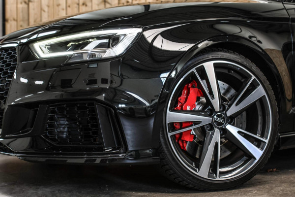 Audi RS3 Limousine 2.5 TFSI Quattro *Pano*RS-Stoelen*B&O*Camera*Keyless* Audi RS3 Limousine 2.5 TFSI Quattro *Pano*RS-Stoelen*B&O*Camera*Keyless*
