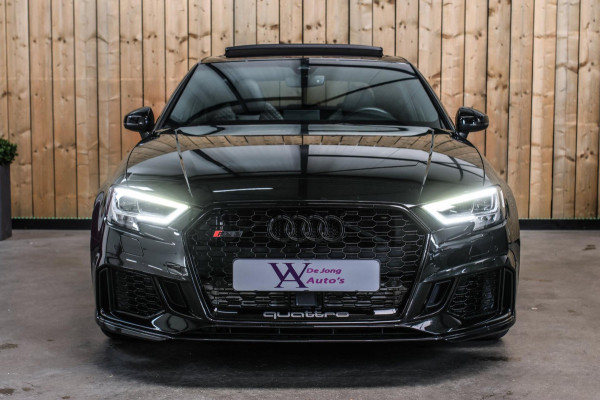 Audi RS3 Limousine 2.5 TFSI Quattro *Pano*RS-Stoelen*B&O*Camera*Keyless* Audi RS3 Limousine 2.5 TFSI Quattro *Pano*RS-Stoelen*B&O*Camera*Keyless*