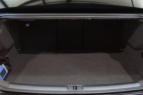 Audi RS3 Limousine 2.5 TFSI Quattro *Pano*RS-Stoelen*B&O*Camera*Keyless* Audi RS3 Limousine 2.5 TFSI Quattro *Pano*RS-Stoelen*B&O*Camera*Keyless*