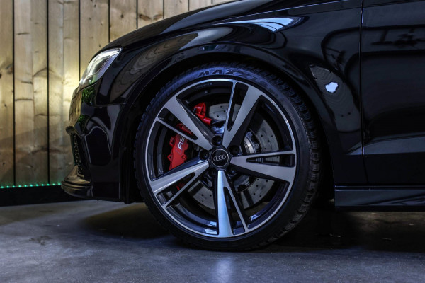 Audi RS3 Limousine 2.5 TFSI Quattro *Pano*RS-Stoelen*B&O*Camera*Keyless* Audi RS3 Limousine 2.5 TFSI Quattro *Pano*RS-Stoelen*B&O*Camera*Keyless*
