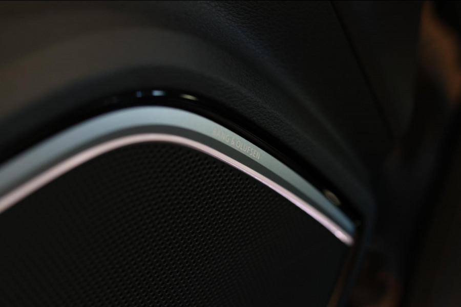 Audi RS3 Limousine 2.5 TFSI Quattro *Pano*RS-Stoelen*B&O*Camera*Keyless* Audi RS3 Limousine 2.5 TFSI Quattro *Pano*RS-Stoelen*B&O*Camera*Keyless*