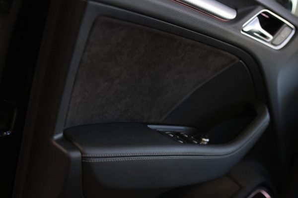 Audi RS3 Limousine 2.5 TFSI Quattro *Pano*RS-Stoelen*B&O*Camera*Keyless* Audi RS3 Limousine 2.5 TFSI Quattro *Pano*RS-Stoelen*B&O*Camera*Keyless*