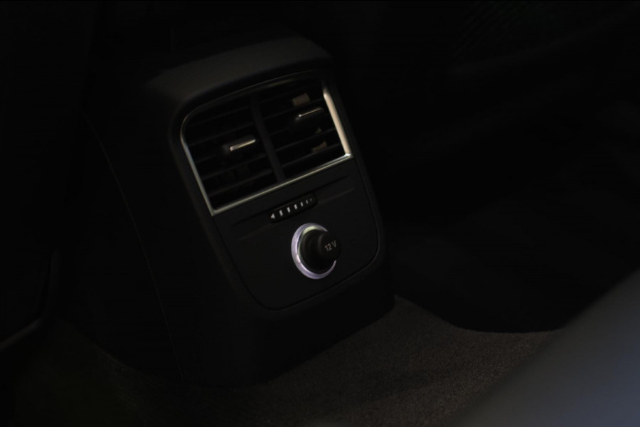Audi RS3 Limousine 2.5 TFSI Quattro *Pano*RS-Stoelen*B&O*Camera*Keyless* Audi RS3 Limousine 2.5 TFSI Quattro *Pano*RS-Stoelen*B&O*Camera*Keyless*
