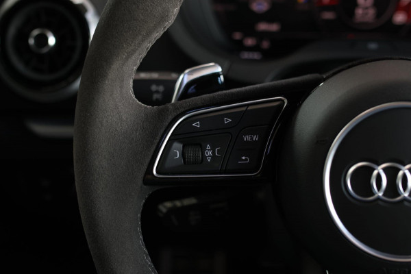 Audi RS3 Limousine 2.5 TFSI Quattro *Pano*RS-Stoelen*B&O*Camera*Keyless* Audi RS3 Limousine 2.5 TFSI Quattro *Pano*RS-Stoelen*B&O*Camera*Keyless*