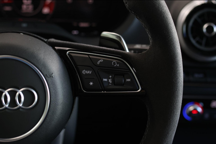 Audi RS3 Limousine 2.5 TFSI Quattro *Pano*RS-Stoelen*B&O*Camera*Keyless* Audi RS3 Limousine 2.5 TFSI Quattro *Pano*RS-Stoelen*B&O*Camera*Keyless*