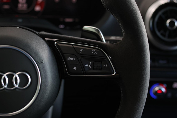 Audi RS3 Limousine 2.5 TFSI Quattro *Pano*RS-Stoelen*B&O*Camera*Keyless* Audi RS3 Limousine 2.5 TFSI Quattro *Pano*RS-Stoelen*B&O*Camera*Keyless*