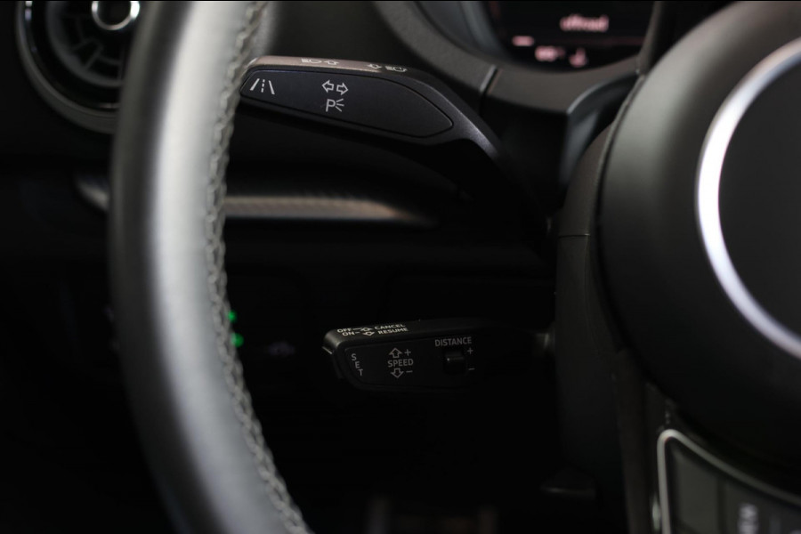 Audi RS3 Limousine 2.5 TFSI Quattro *Pano*RS-Stoelen*B&O*Camera*Keyless* Audi RS3 Limousine 2.5 TFSI Quattro *Pano*RS-Stoelen*B&O*Camera*Keyless*