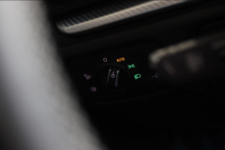 Audi RS3 Limousine 2.5 TFSI Quattro *Pano*RS-Stoelen*B&O*Camera*Keyless* Audi RS3 Limousine 2.5 TFSI Quattro *Pano*RS-Stoelen*B&O*Camera*Keyless*
