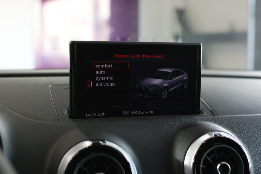Audi RS3 Limousine 2.5 TFSI Quattro *Pano*RS-Stoelen*B&O*Camera*Keyless* Audi RS3 Limousine 2.5 TFSI Quattro *Pano*RS-Stoelen*B&O*Camera*Keyless*