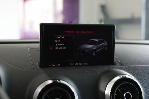 Audi RS3 Limousine 2.5 TFSI Quattro *Pano*RS-Stoelen*B&O*Camera*Keyless* Audi RS3 Limousine 2.5 TFSI Quattro *Pano*RS-Stoelen*B&O*Camera*Keyless*