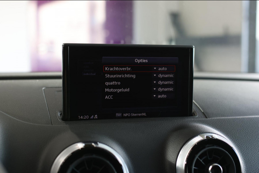 Audi RS3 Limousine 2.5 TFSI Quattro *Pano*RS-Stoelen*B&O*Camera*Keyless* Audi RS3 Limousine 2.5 TFSI Quattro *Pano*RS-Stoelen*B&O*Camera*Keyless*