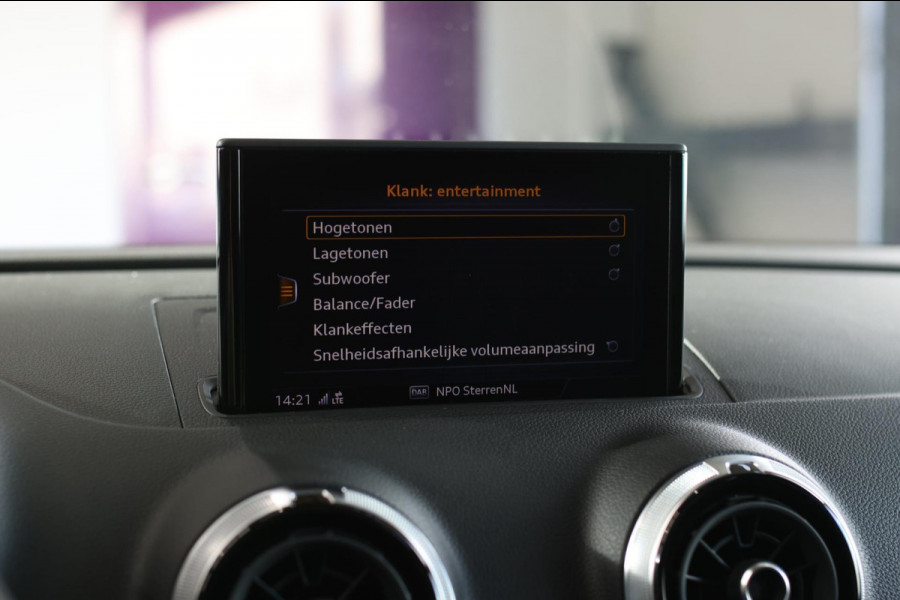 Audi RS3 Limousine 2.5 TFSI Quattro *Pano*RS-Stoelen*B&O*Camera*Keyless* Audi RS3 Limousine 2.5 TFSI Quattro *Pano*RS-Stoelen*B&O*Camera*Keyless*