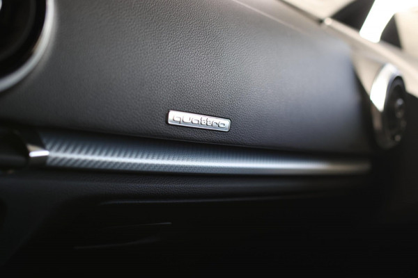 Audi RS3 Limousine 2.5 TFSI Quattro *Pano*RS-Stoelen*B&O*Camera*Keyless* Audi RS3 Limousine 2.5 TFSI Quattro *Pano*RS-Stoelen*B&O*Camera*Keyless*