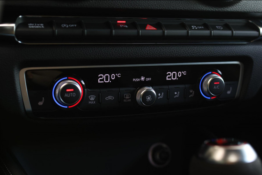 Audi RS3 Limousine 2.5 TFSI Quattro *Pano*RS-Stoelen*B&O*Camera*Keyless* Audi RS3 Limousine 2.5 TFSI Quattro *Pano*RS-Stoelen*B&O*Camera*Keyless*