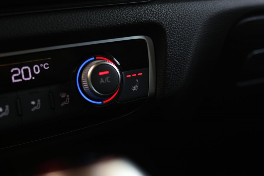 Audi RS3 Limousine 2.5 TFSI Quattro *Pano*RS-Stoelen*B&O*Camera*Keyless* Audi RS3 Limousine 2.5 TFSI Quattro *Pano*RS-Stoelen*B&O*Camera*Keyless*