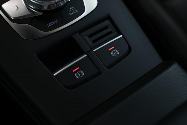 Audi RS3 Limousine 2.5 TFSI Quattro *Pano*RS-Stoelen*B&O*Camera*Keyless* Audi RS3 Limousine 2.5 TFSI Quattro *Pano*RS-Stoelen*B&O*Camera*Keyless*