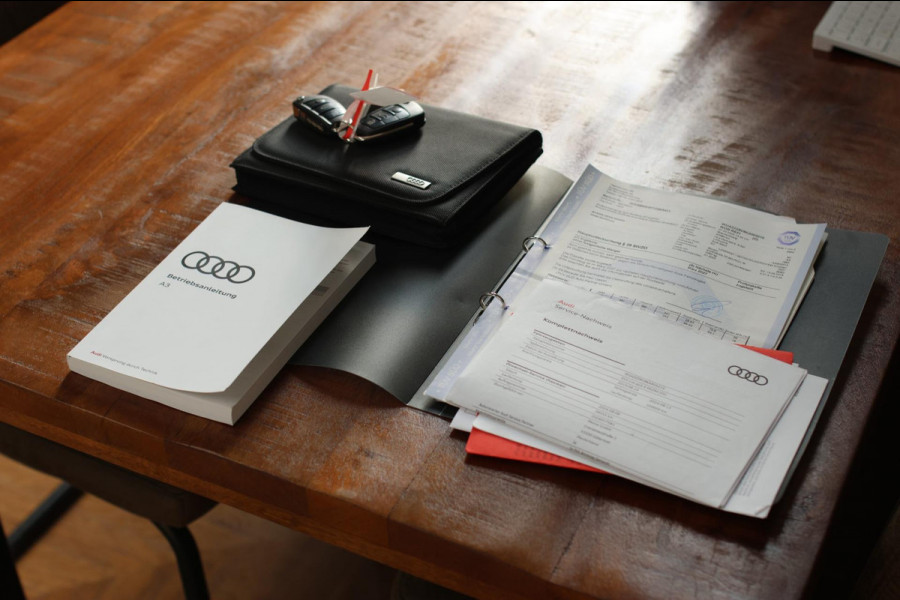 Audi RS3 Limousine 2.5 TFSI Quattro *Pano*RS-Stoelen*B&O*Camera*Keyless* Audi RS3 Limousine 2.5 TFSI Quattro *Pano*RS-Stoelen*B&O*Camera*Keyless*