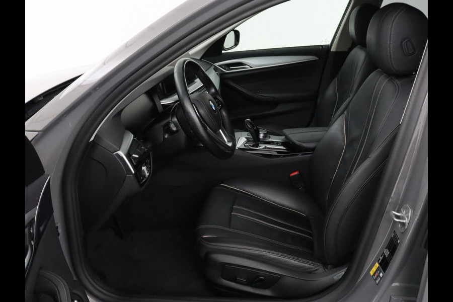 BMW 5 Serie 530e High Executive| Head-Up | Leder | Stoelverwarming | Camera | Carplay | Live Cockpit | Naviagtie | Park Assist | Full LED