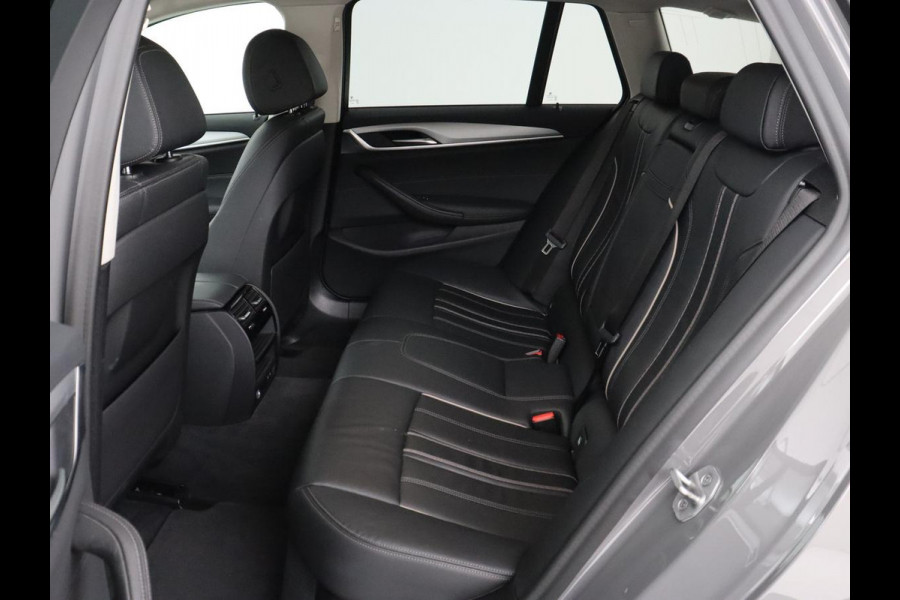 BMW 5 Serie 530e High Executive| Head-Up | Leder | Stoelverwarming | Camera | Carplay | Live Cockpit | Naviagtie | Park Assist | Full LED