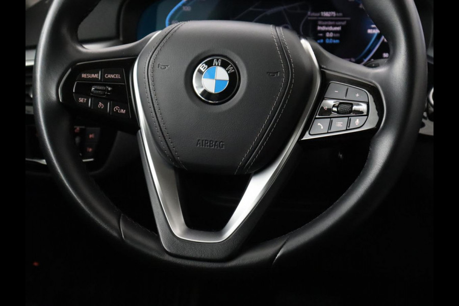 BMW 5 Serie 530e High Executive| Head-Up | Leder | Stoelverwarming | Camera | Carplay | Live Cockpit | Naviagtie | Park Assist | Full LED