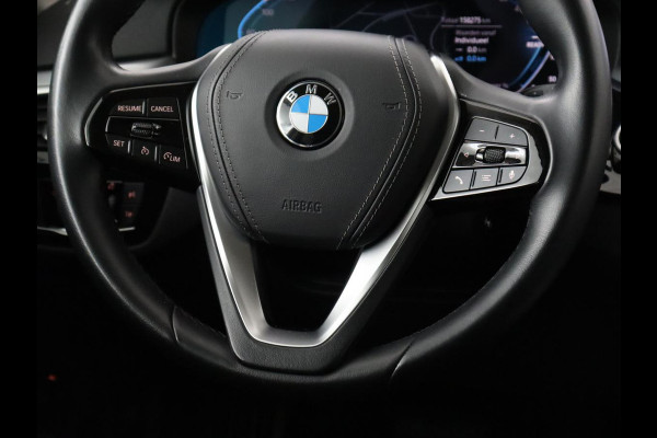 BMW 5 Serie 530e High Executive| Head-Up | Leder | Stoelverwarming | Camera | Carplay | Live Cockpit | Naviagtie | Park Assist | Full LED