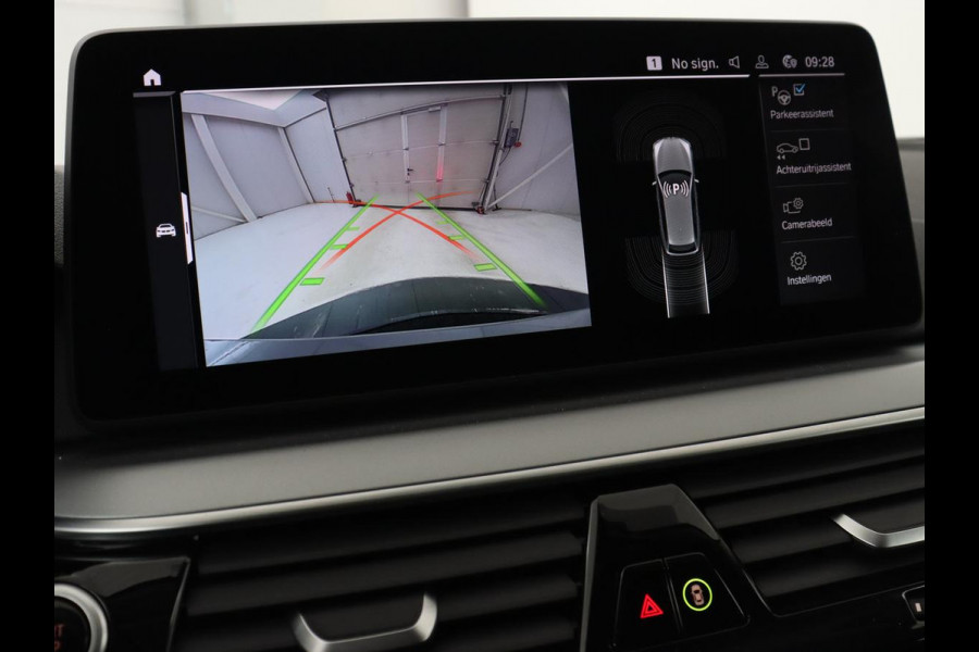 BMW 5 Serie 530e High Executive| Head-Up | Leder | Stoelverwarming | Camera | Carplay | Live Cockpit | Naviagtie | Park Assist | Full LED
