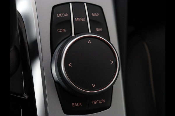 BMW 5 Serie 530e High Executive| Head-Up | Leder | Stoelverwarming | Camera | Carplay | Live Cockpit | Naviagtie | Park Assist | Full LED