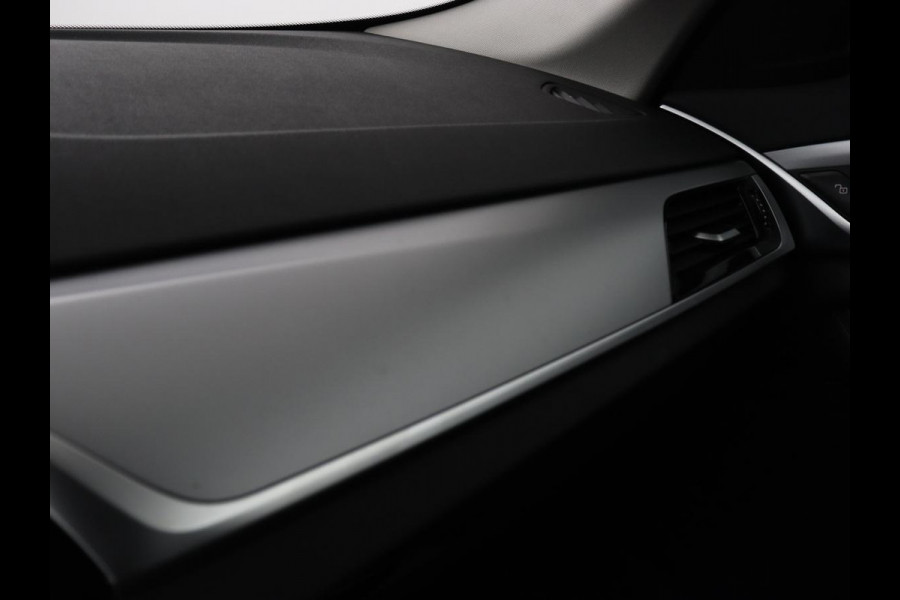 BMW 5 Serie 530e High Executive| Head-Up | Leder | Stoelverwarming | Camera | Carplay | Live Cockpit | Naviagtie | Park Assist | Full LED