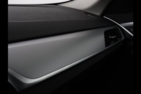 BMW 5 Serie 530e High Executive| Head-Up | Leder | Stoelverwarming | Camera | Carplay | Live Cockpit | Naviagtie | Park Assist | Full LED