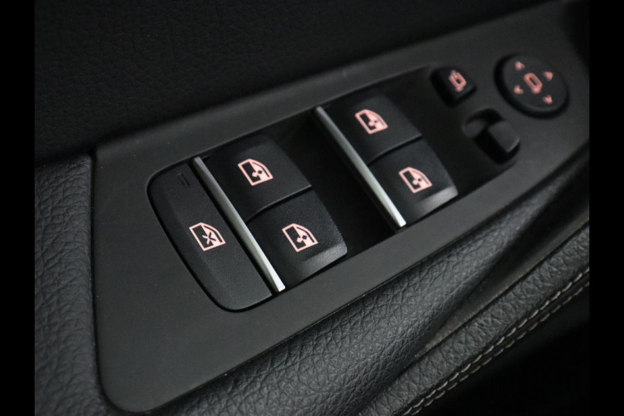 BMW 5 Serie 530e High Executive| Head-Up | Leder | Stoelverwarming | Camera | Carplay | Live Cockpit | Naviagtie | Park Assist | Full LED