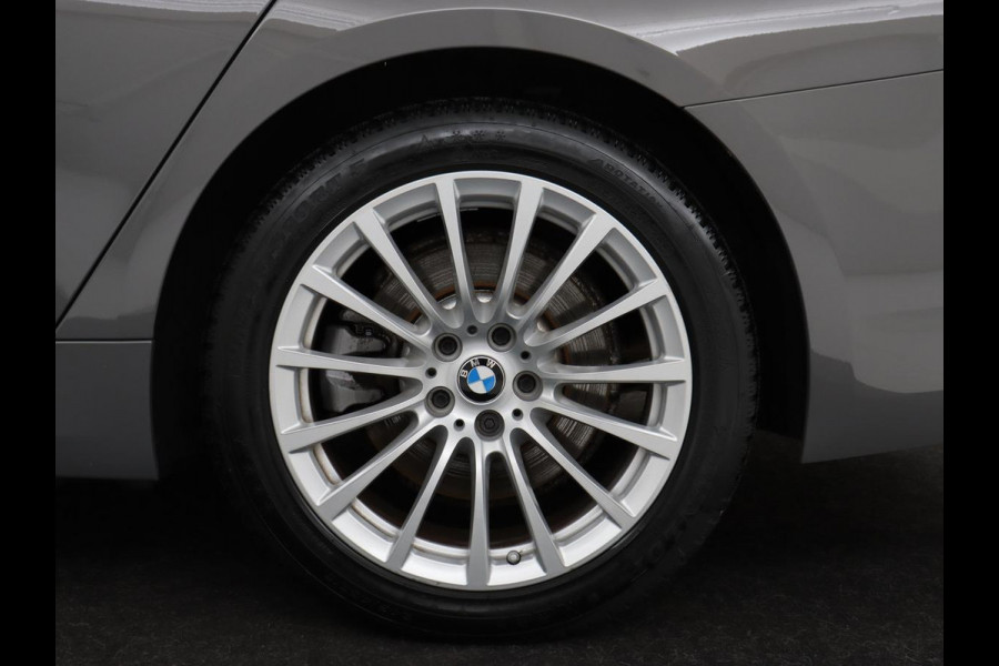 BMW 5 Serie 530e High Executive| Head-Up | Leder | Stoelverwarming | Camera | Carplay | Live Cockpit | Naviagtie | Park Assist | Full LED